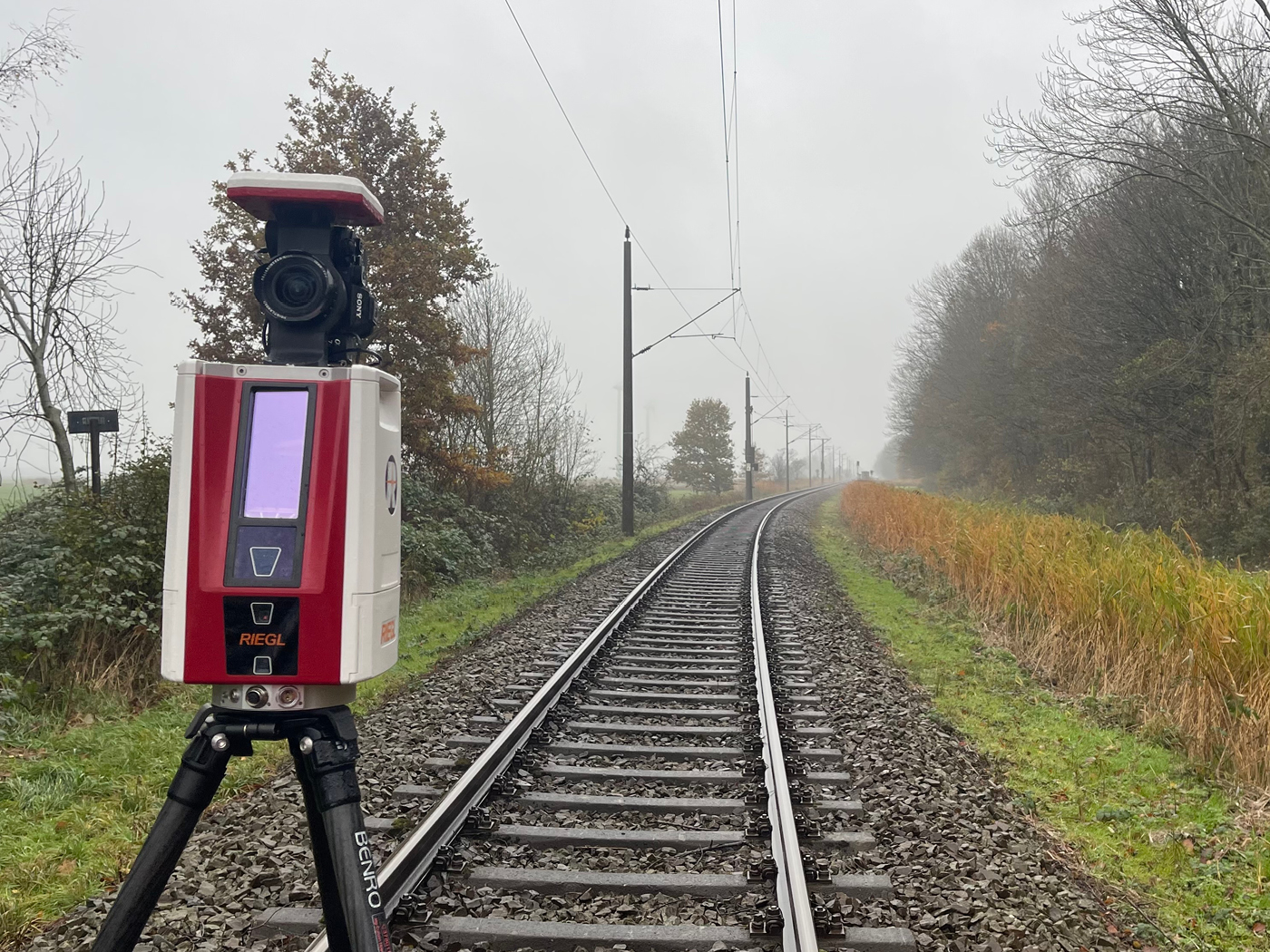 The versatile RIEGL VZ-600i enables efficient data acquisition across a wide range of applications, including railroad surveying.